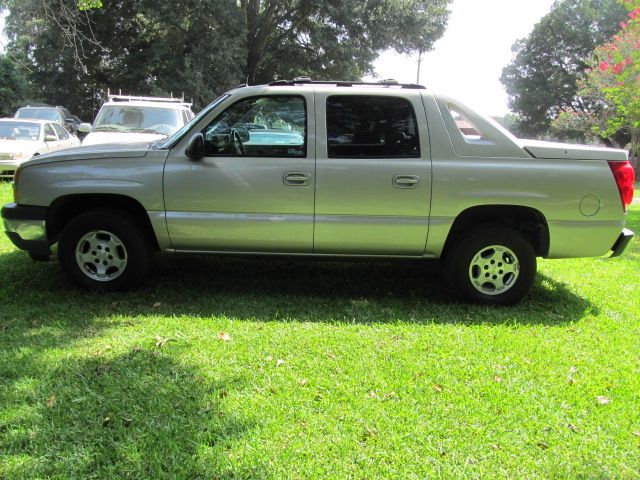 2005 Chevrolet Avalanche C350 4dr Sdn 3.5L Sport RWD Sedan