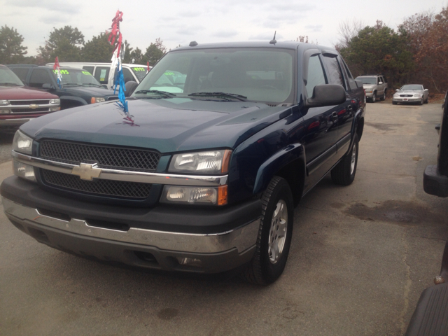 2005 Chevrolet Avalanche C350 4dr Sdn 3.5L Sport RWD Sedan