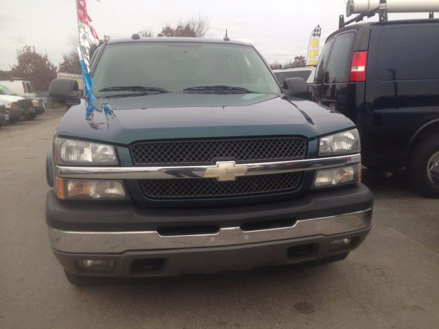 2005 Chevrolet Avalanche C350 4dr Sdn 3.5L Sport RWD Sedan