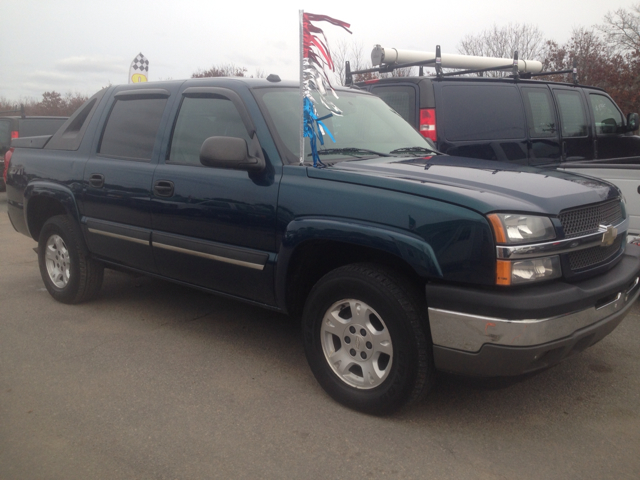 2005 Chevrolet Avalanche C350 4dr Sdn 3.5L Sport RWD Sedan