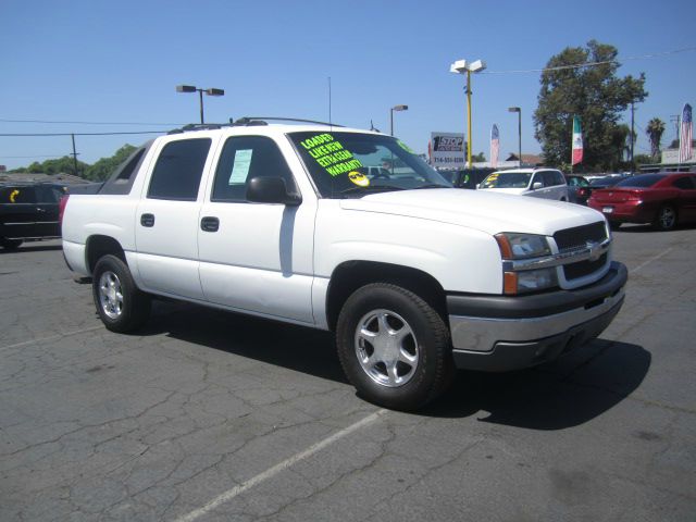 2005 Chevrolet Avalanche C350 4dr Sdn 3.5L Sport RWD Sedan