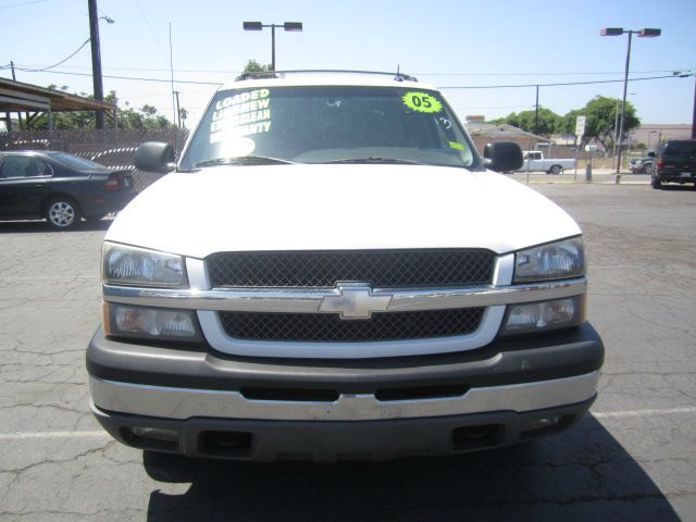 2005 Chevrolet Avalanche C350 4dr Sdn 3.5L Sport RWD Sedan