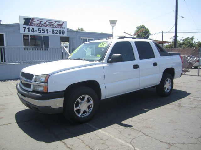 2005 Chevrolet Avalanche C350 4dr Sdn 3.5L Sport RWD Sedan