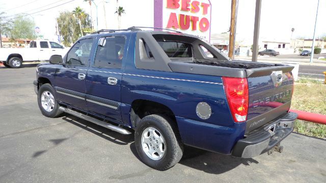 2005 Chevrolet Avalanche C350 4dr Sdn 3.5L Sport RWD Sedan