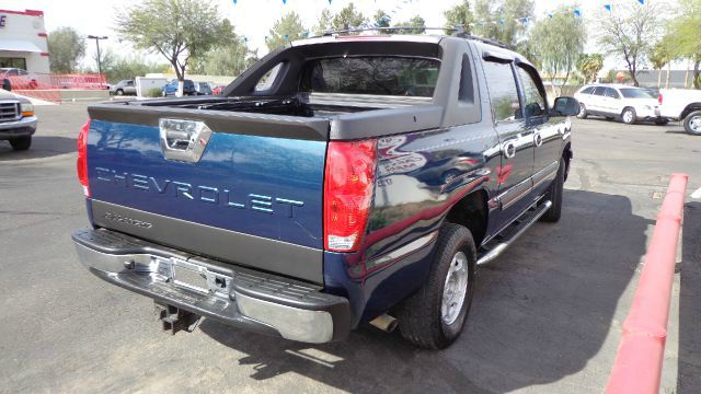 2005 Chevrolet Avalanche C350 4dr Sdn 3.5L Sport RWD Sedan