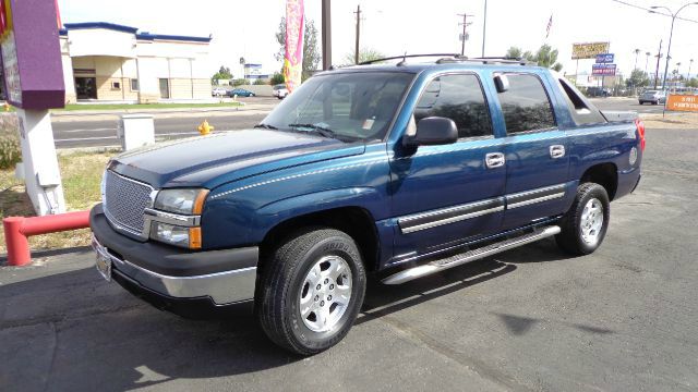 2005 Chevrolet Avalanche C350 4dr Sdn 3.5L Sport RWD Sedan