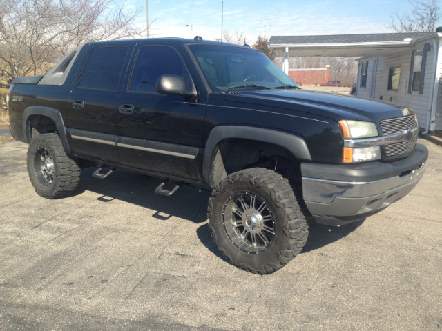 2005 Chevrolet Avalanche C350 4dr Sdn 3.5L Sport RWD Sedan