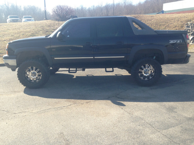 2005 Chevrolet Avalanche C350 4dr Sdn 3.5L Sport RWD Sedan