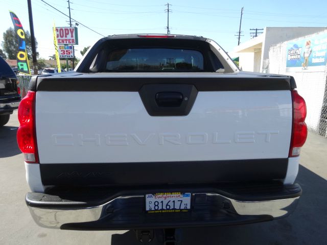 2005 Chevrolet Avalanche C350 4dr Sdn 3.5L Sport RWD Sedan