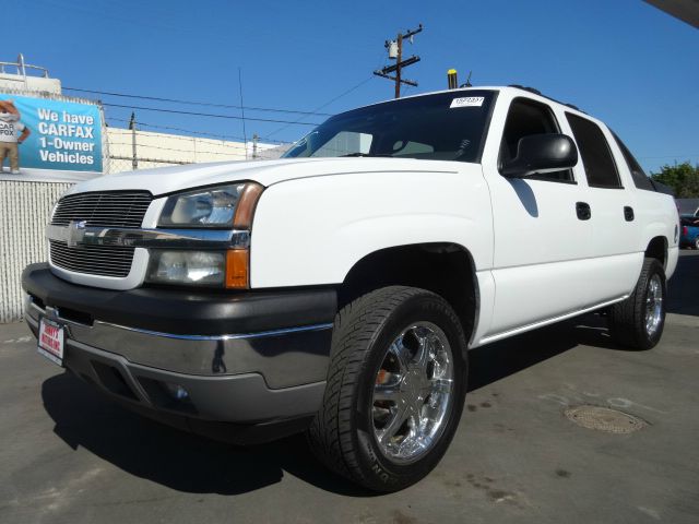 2005 Chevrolet Avalanche C350 4dr Sdn 3.5L Sport RWD Sedan