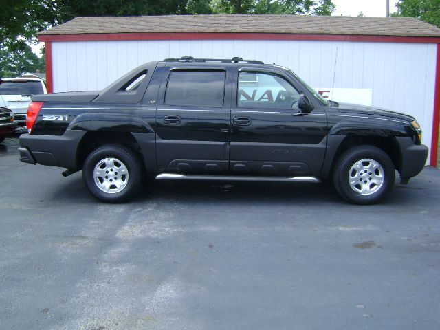 2006 Chevrolet Avalanche C350 4dr Sdn 3.5L Sport RWD Sedan