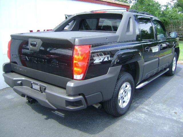 2006 Chevrolet Avalanche C350 4dr Sdn 3.5L Sport RWD Sedan