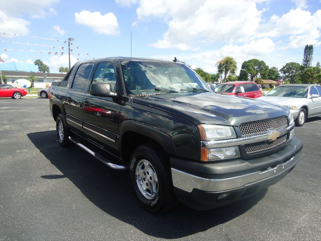 2006 Chevrolet Avalanche C350 4dr Sdn 3.5L Sport RWD Sedan