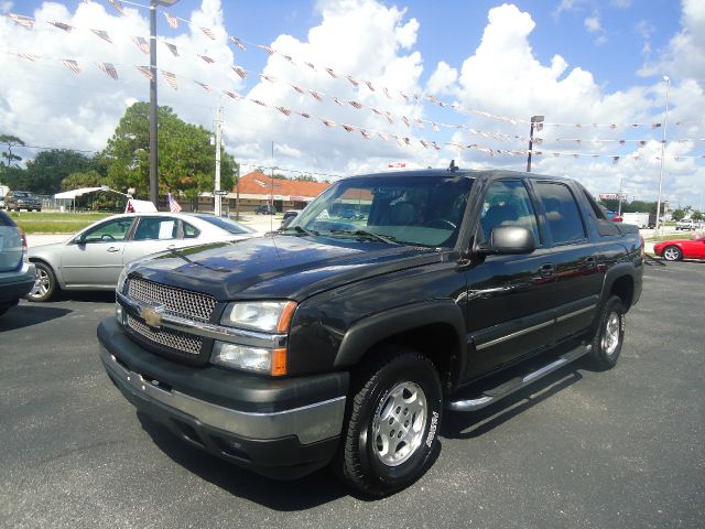 2006 Chevrolet Avalanche C350 4dr Sdn 3.5L Sport RWD Sedan