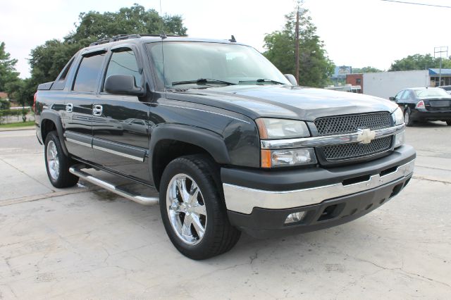 2006 Chevrolet Avalanche C350 4dr Sdn 3.5L Sport RWD Sedan