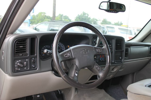 2006 Chevrolet Avalanche C350 4dr Sdn 3.5L Sport RWD Sedan