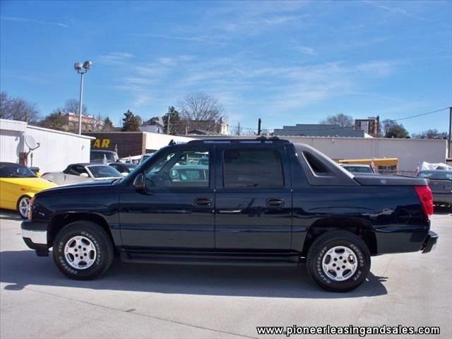 2006 Chevrolet Avalanche C350 4dr Sdn 3.5L Sport RWD Sedan