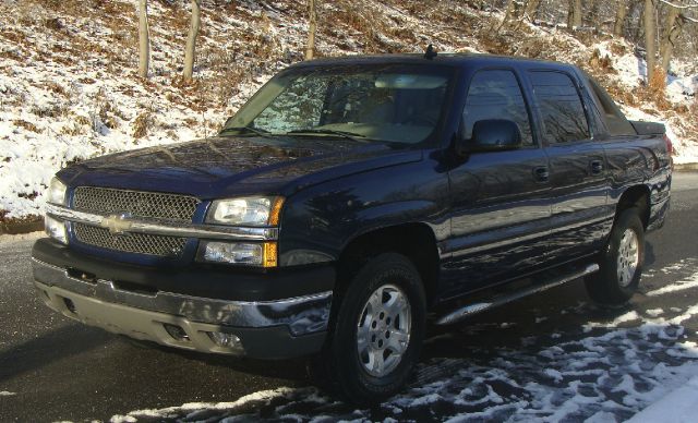 2006 Chevrolet Avalanche C350 4dr Sdn 3.5L Sport RWD Sedan