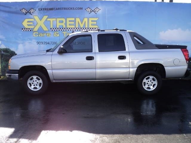 2006 Chevrolet Avalanche C350 4dr Sdn 3.5L Sport RWD Sedan