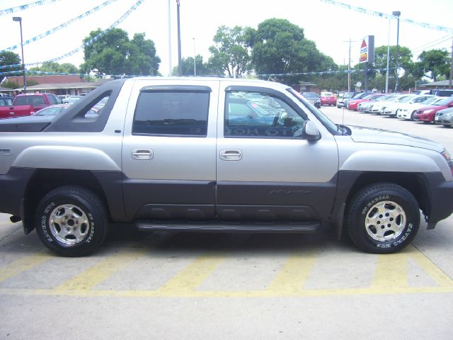 2006 Chevrolet Avalanche C350 4dr Sdn 3.5L Sport RWD Sedan