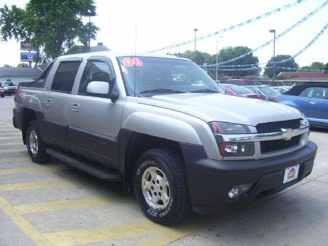 2006 Chevrolet Avalanche C350 4dr Sdn 3.5L Sport RWD Sedan