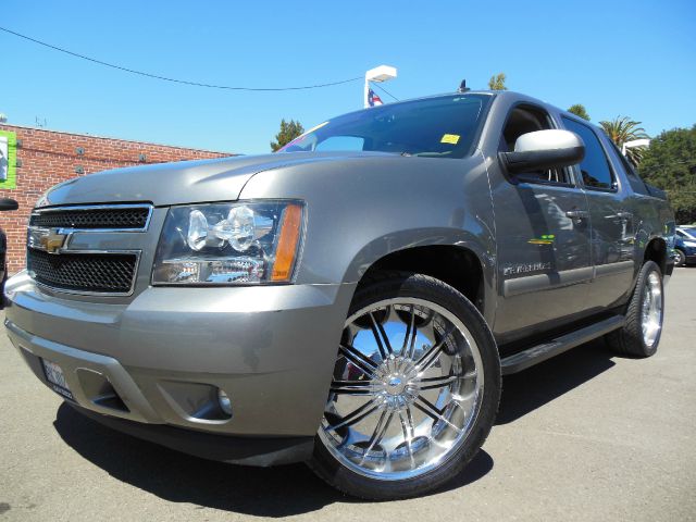 2007 Chevrolet Avalanche SXT Wheelchair Accessible Van