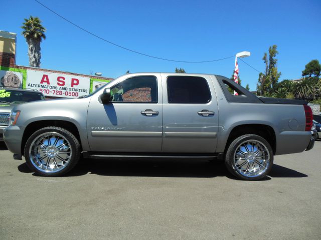 2007 Chevrolet Avalanche SXT Wheelchair Accessible Van