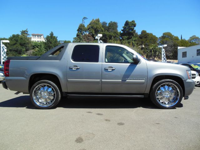 2007 Chevrolet Avalanche SXT Wheelchair Accessible Van