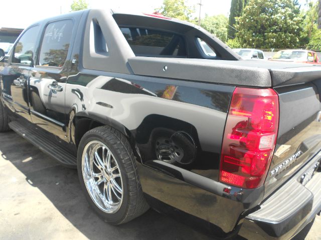 2007 Chevrolet Avalanche Sportseats 7warrtanty Available Van