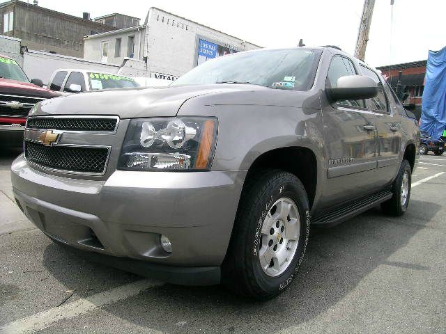 2007 Chevrolet Avalanche 4dr Sdn 3.0L Luxury 4matic AWD