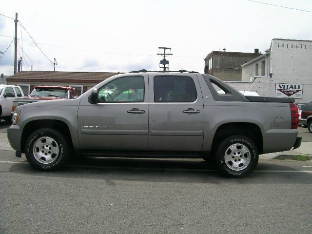 2007 Chevrolet Avalanche 4dr Sdn 3.0L Luxury 4matic AWD