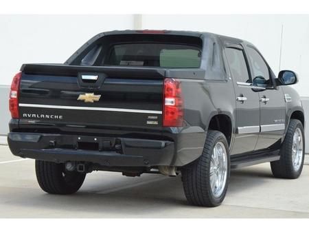 2007 Chevrolet Avalanche 4dr Sdn I4 CVT 2.5