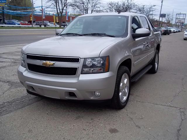 2007 Chevrolet Avalanche 4dr Sdn I4 CVT 2.5