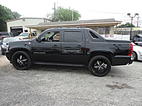 2007 Chevrolet Avalanche 2004.5 WGN FWD