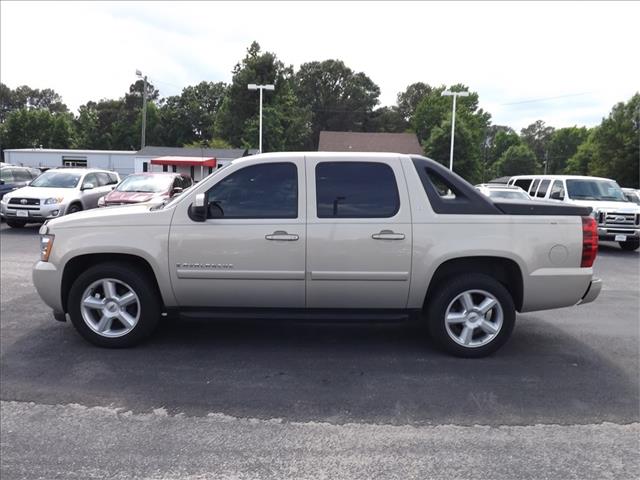 2008 Chevrolet Avalanche 2DR 3.8 GRD TOUR AT