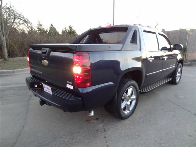 2008 Chevrolet Avalanche Sportseats 7warrtanty Available Van