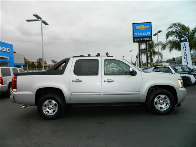 2011 Chevrolet Avalanche V6 RWD Navigation