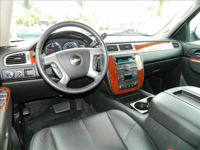 2011 Chevrolet Avalanche V6 RWD Navigation