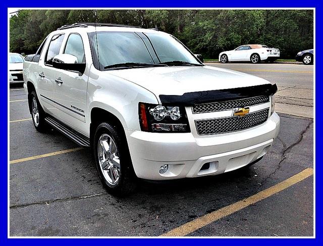 2011 Chevrolet Avalanche LT 4 Door Extracab 4X4