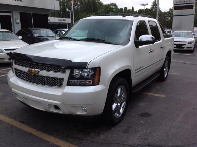 2011 Chevrolet Avalanche LT 4 Door Extracab 4X4