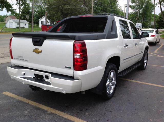 2011 Chevrolet Avalanche LT 4 Door Extracab 4X4