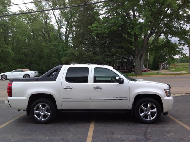 2011 Chevrolet Avalanche LT 4 Door Extracab 4X4