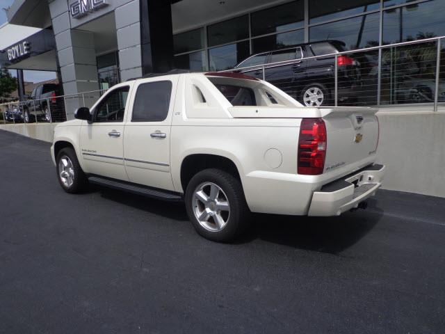 2011 Chevrolet Avalanche SLE SLT WT