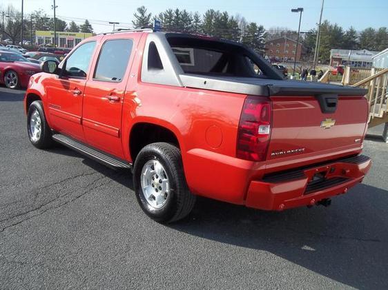 2011 Chevrolet Avalanche 4dr Sdn I4 CVT 2.5