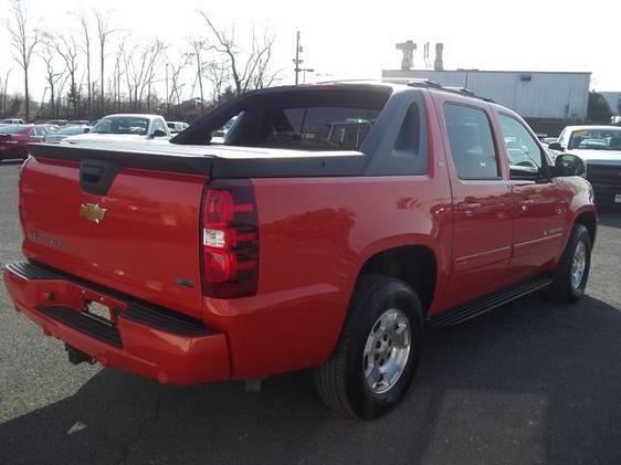 2011 Chevrolet Avalanche 4dr Sdn I4 CVT 2.5