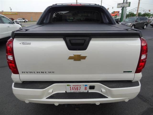 2011 Chevrolet Avalanche SV 4dr SUV