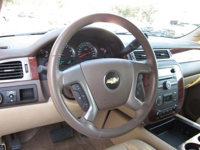 2012 Chevrolet Avalanche EX-L W/dvd/leather