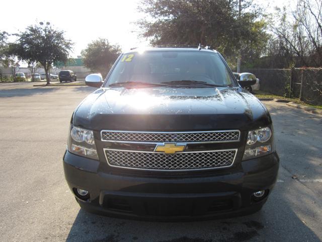 2012 Chevrolet Avalanche EX-L W/dvd/leather