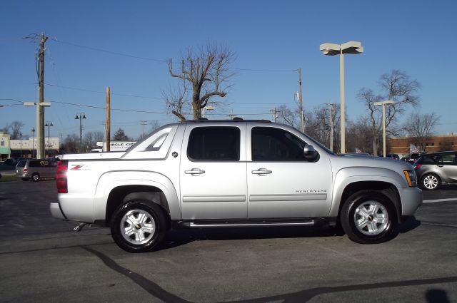 2013 Chevrolet Avalanche 4dr Sdn I4 CVT 2.5