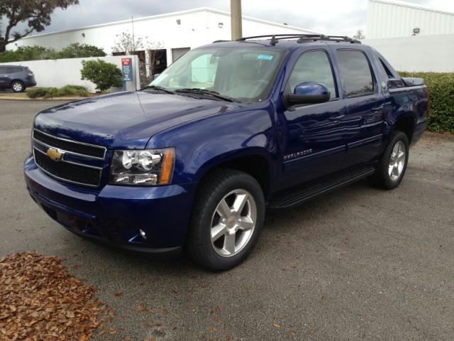 2013 Chevrolet Avalanche EX-L W/dvd/leather